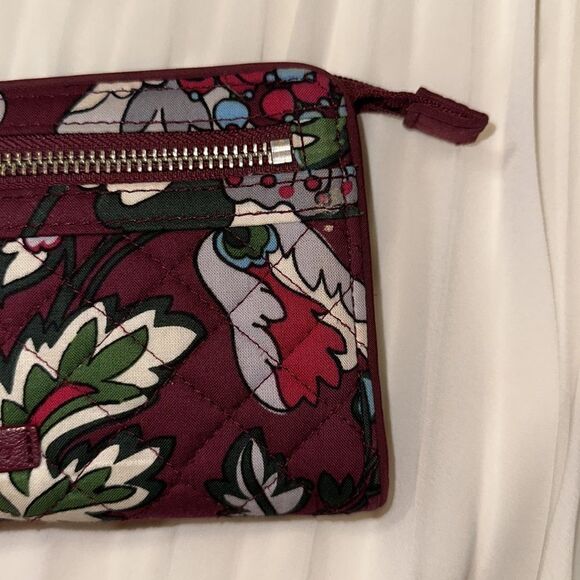 Vera Bradley Bordeaux Blooms Burgundy Large Quilted Floral Wristlet RFID Wallet - Picture 11 of 12
